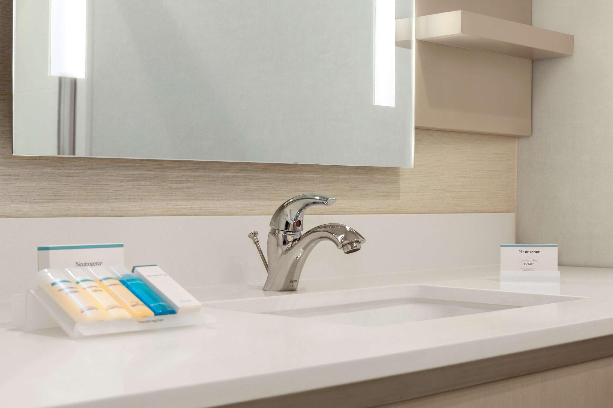 Hilton Garden Inn Houston-Baytown Esterno foto